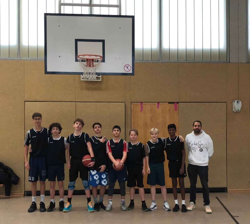 Erfolgreiches Basketballteam am Rückert-Gymnasium