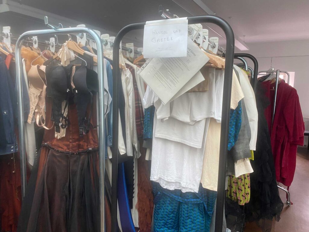 Besuch-der-Komischen-Oper Rückert-Gymnasium-Berlin Kostüme