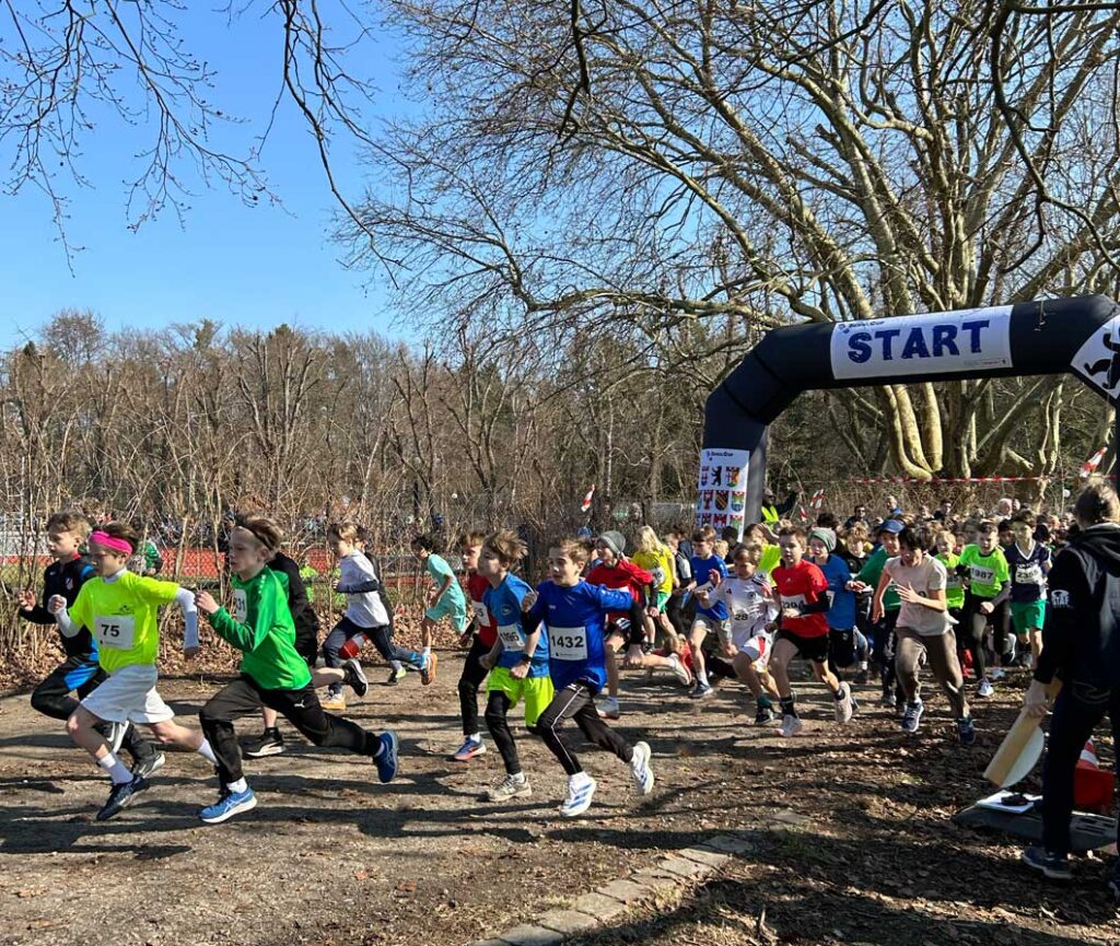 Start beim Crosslauf der Schülerinnen und Schüler des Rückert-Gymnasiums in Rehberge