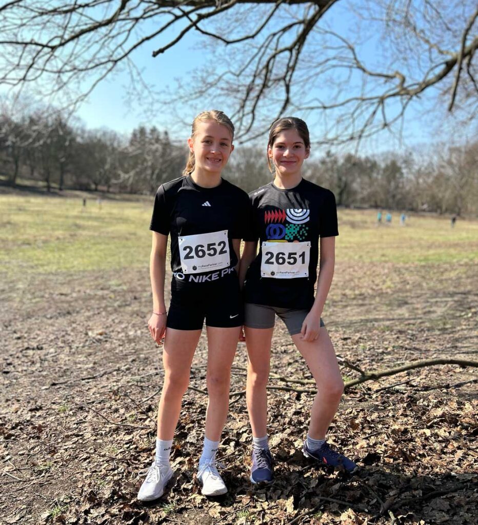 Schülerinnen des Rückert-Gymnasiums Berlin beim Crosslauf 2026