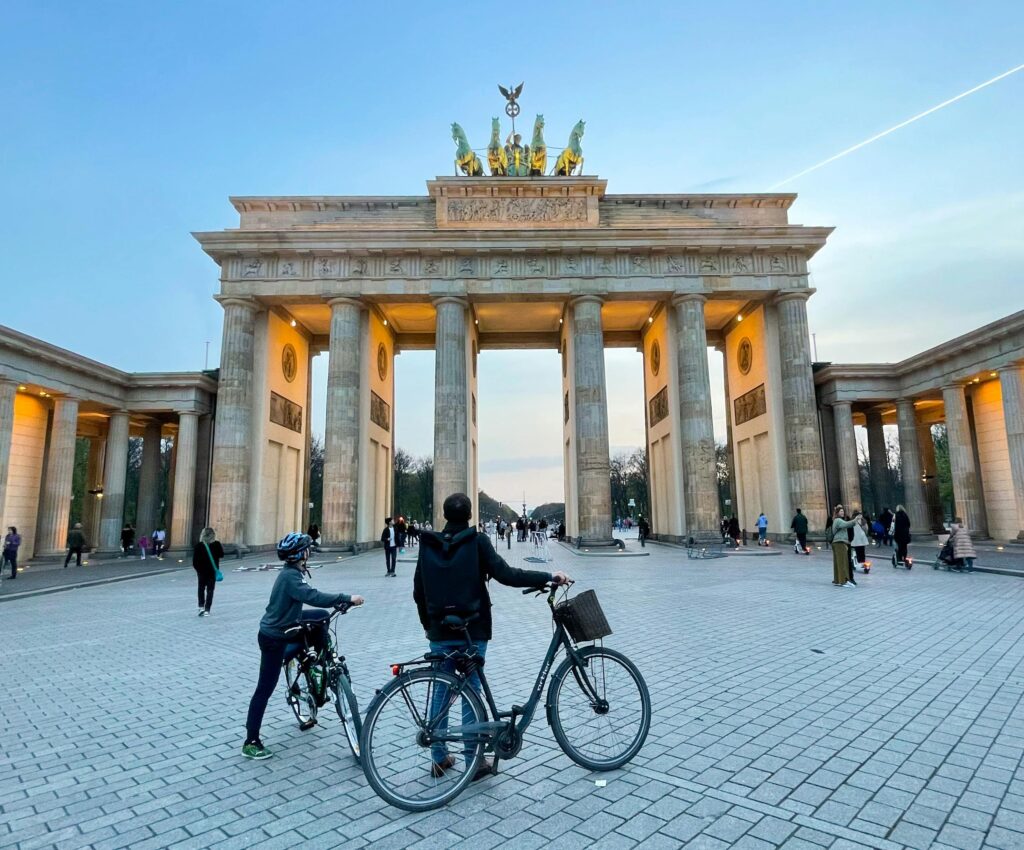 STADTRADELN Fahrrad vor dem Brandenburger Tor Rückert-Gymnasium