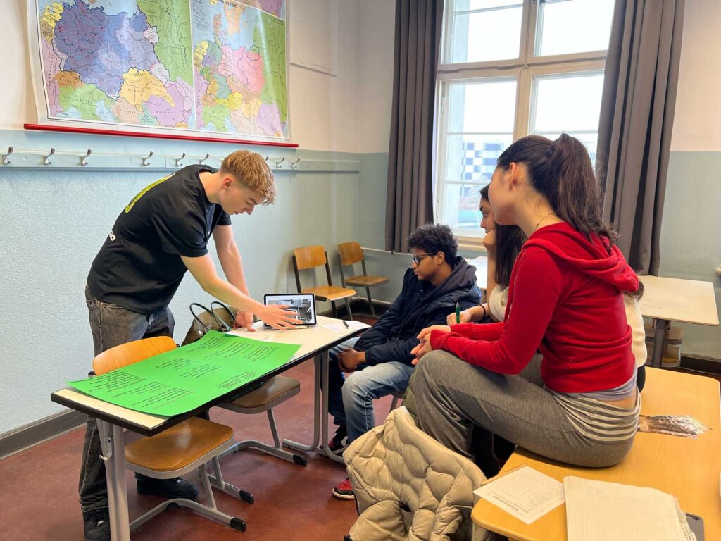 Schüler präsentieren ihre Projekte des Green Buddy Award