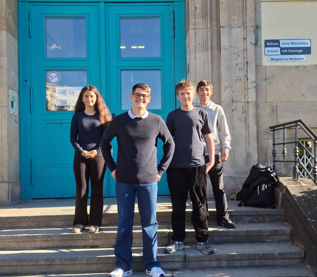 Der Schulsprecher und das GSV-Team am Rückert-Gymnasium Berlin